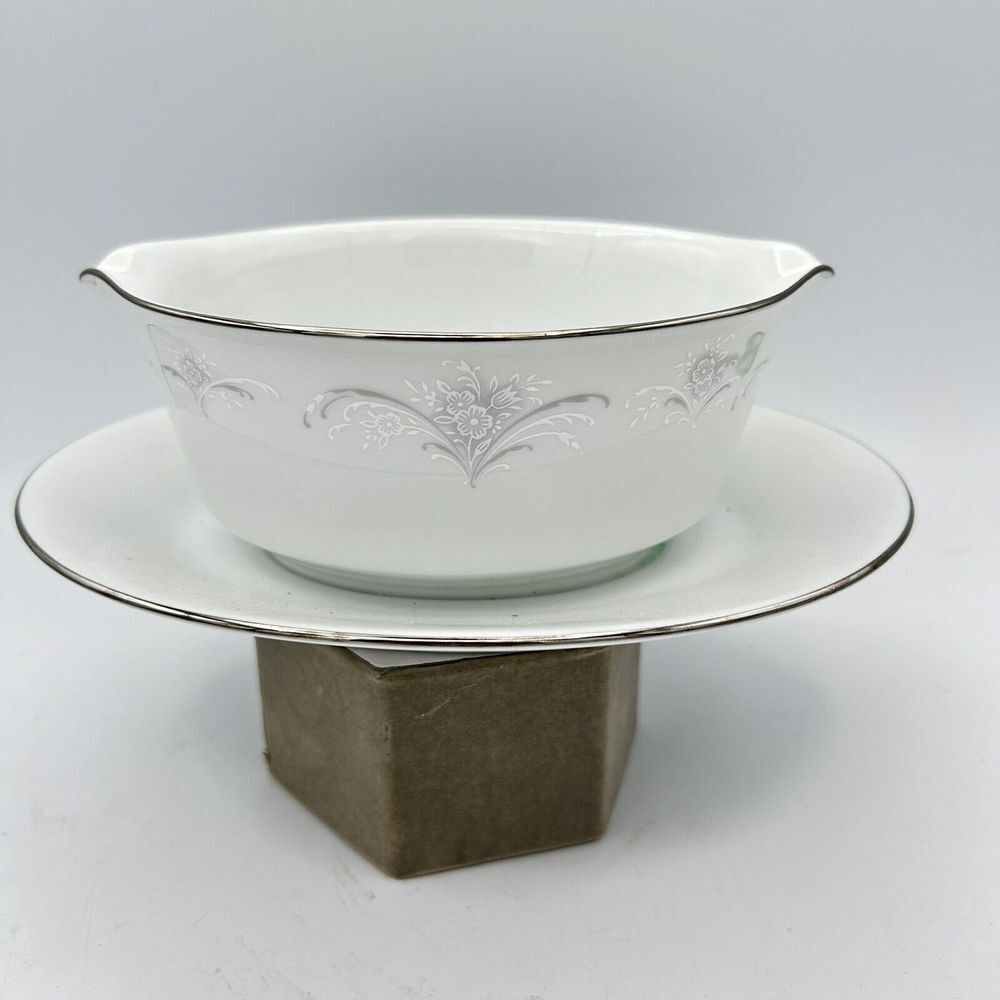 Noritake Casablanca China Gravy Boat Attached Underplate #6842 Pattern Japan